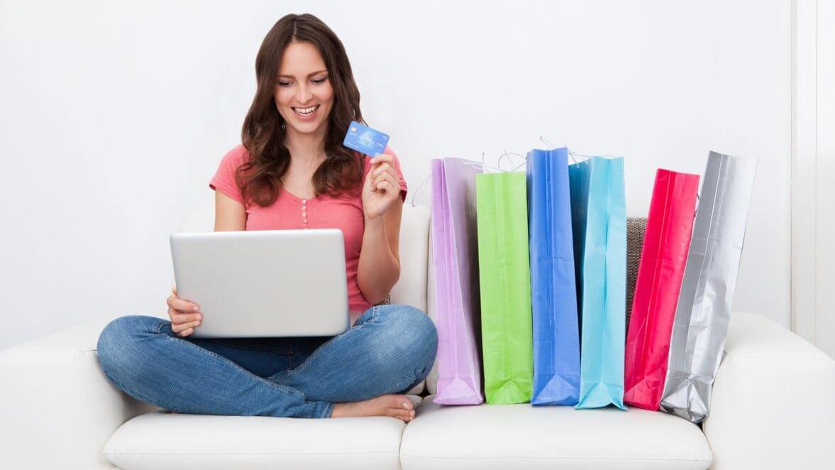 4 Tips for Women to Master the Art of Online Shopping